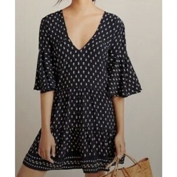 Elegant Black and White Patterned Dress - Picture 2 of 10